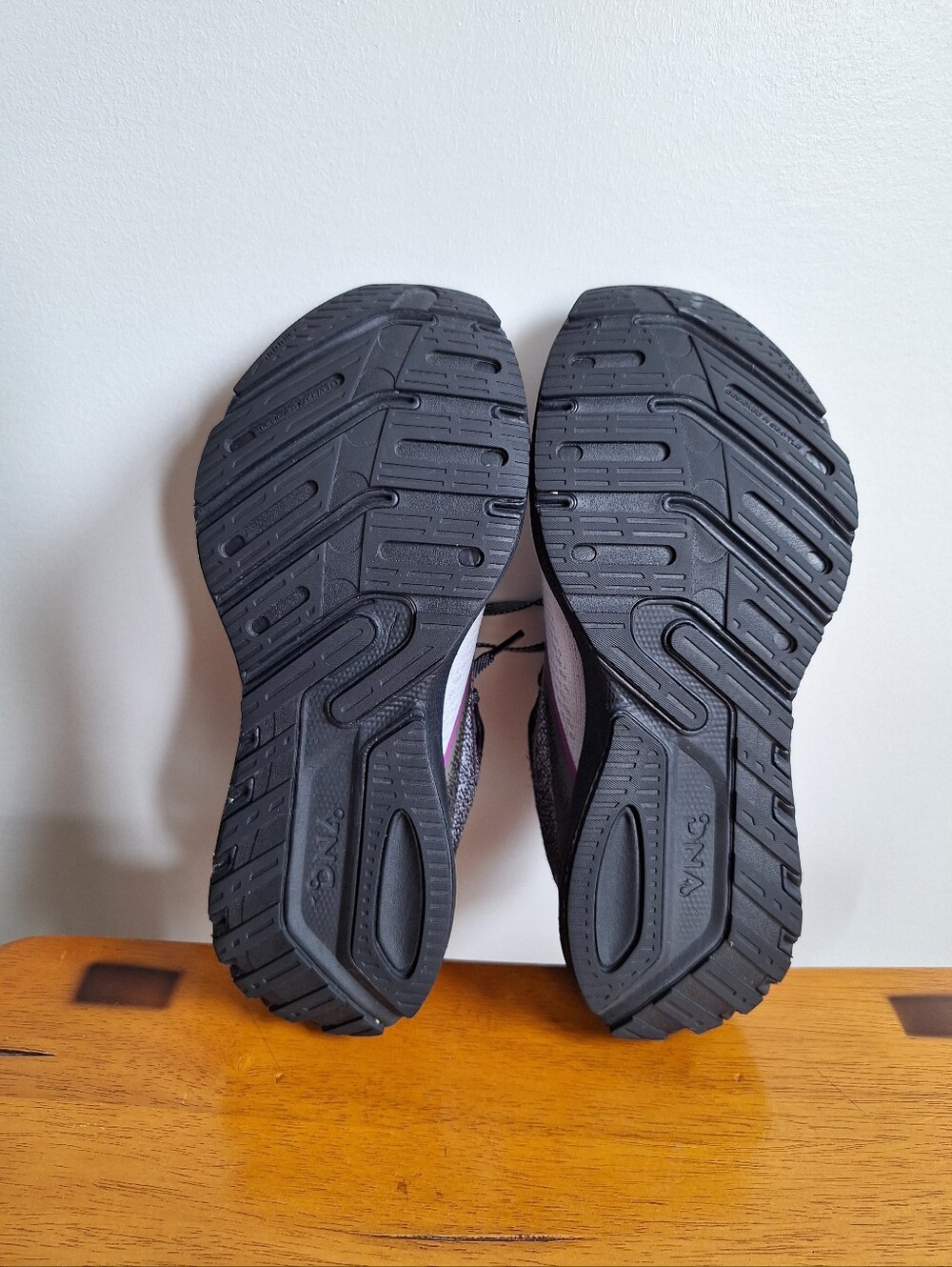 Brooks Women's Launch 10 Neutral Running Size 8B - Picture 7 of 12